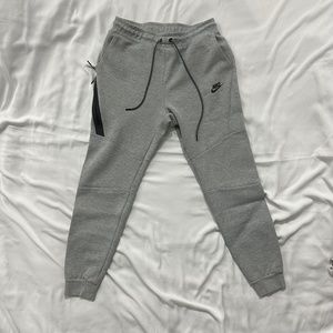 Nike Tech Sweatpants - MENS - HEATHER GREY - SMALL
